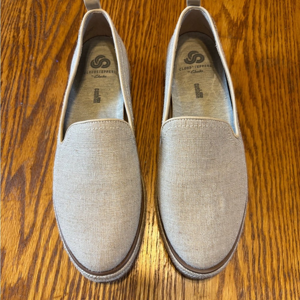 Cloudsteppers by Clarks women’s Beige Slip-On espadrille loafers